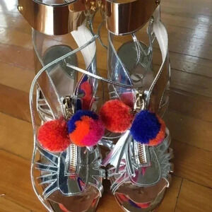 NWOT  metallic heels